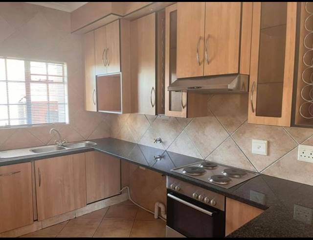 2 BEDROOM PROPERTY TO RENT IN FARRAR PARK